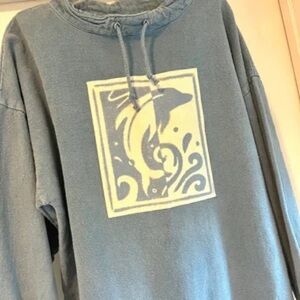Women’s by TAYLOR Blue Graphic Pullover Shirt with Dolphin Motif Size Small